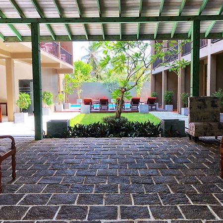 Waves By Tranquil Hotel Negombo Exterior foto